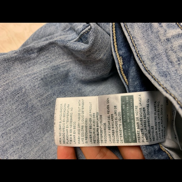 Levi’s Mom Jeans - Picture 10 of 10